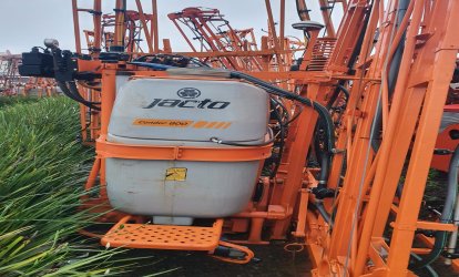 PULVERIZADOR JACTO, CONDOR AM-18 COM 800 LTS, ELETROELETRONICO 4 VIAS, ANO 2016, USADO